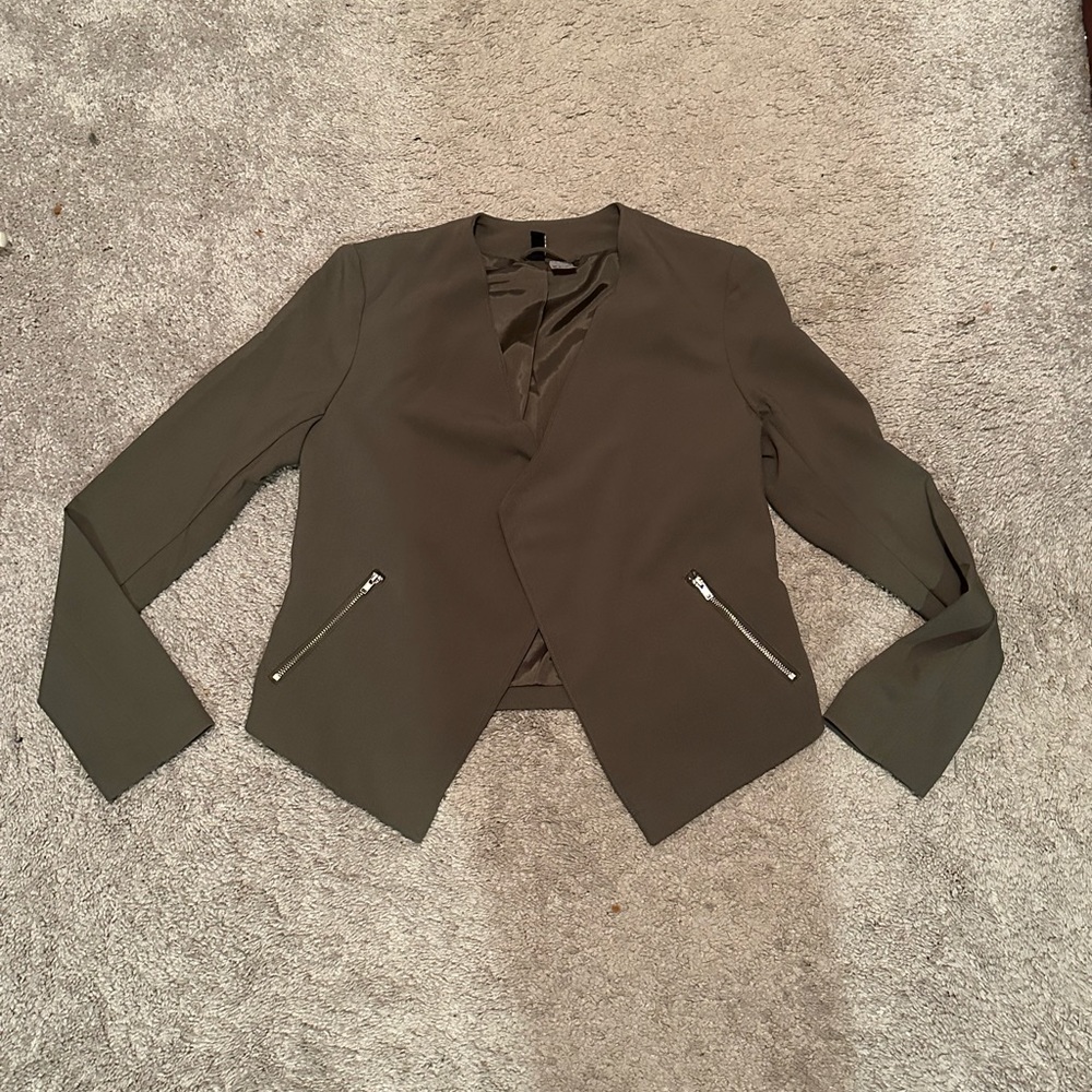 Relaxed fit crop blazer